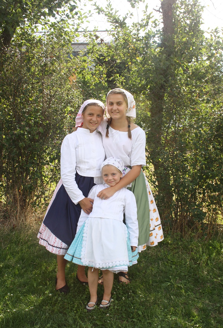 3) děti ve všedním kroji, červenec 2017