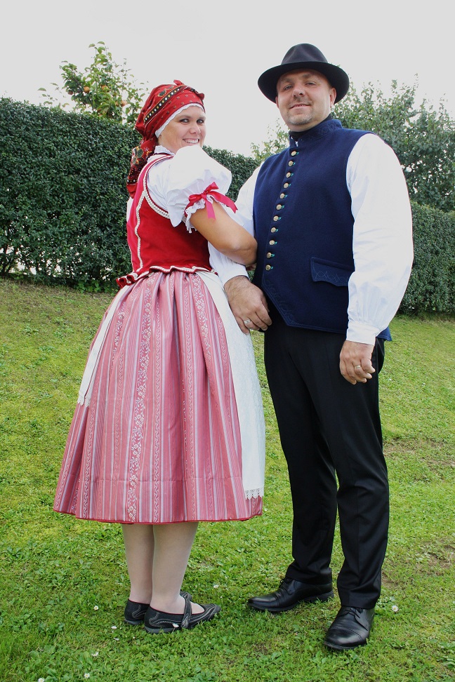 2) 1) kroj z Ostrovačic září 2014