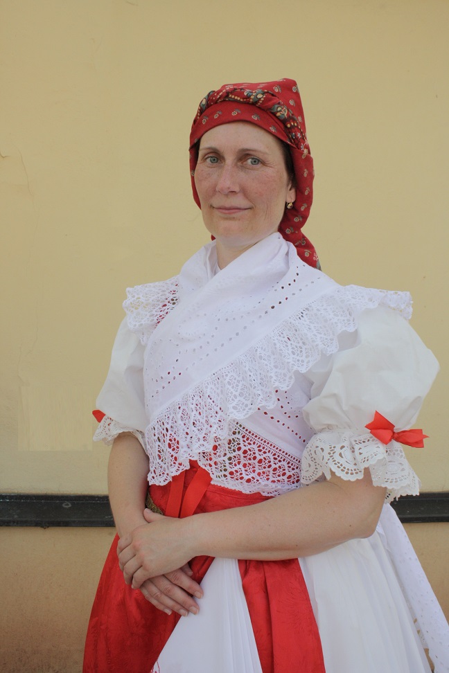 1) sváteční kroj z Ostopovic, hody 25.6.2016