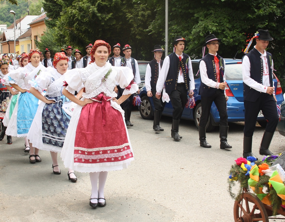 5) průvod stárků,  Mladé hody 22.6.2019