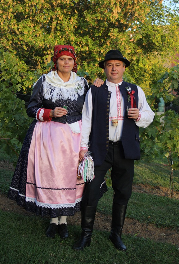 svatecni kroj z-Bohunic